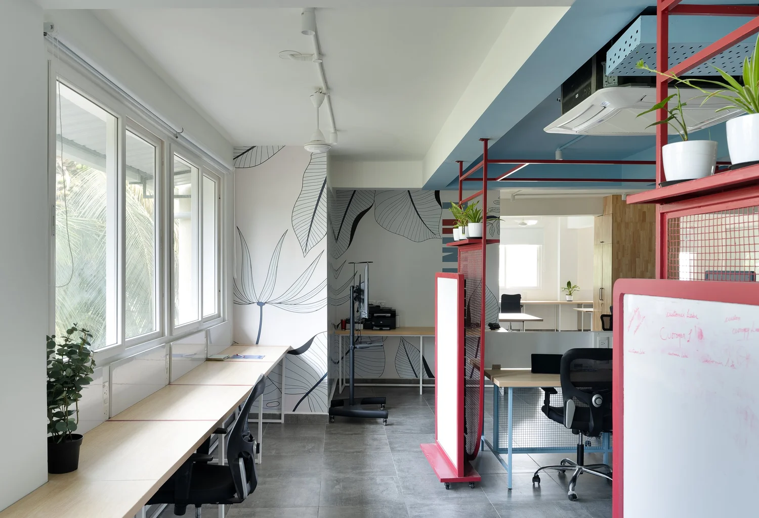 Collaboration zone with writable walls